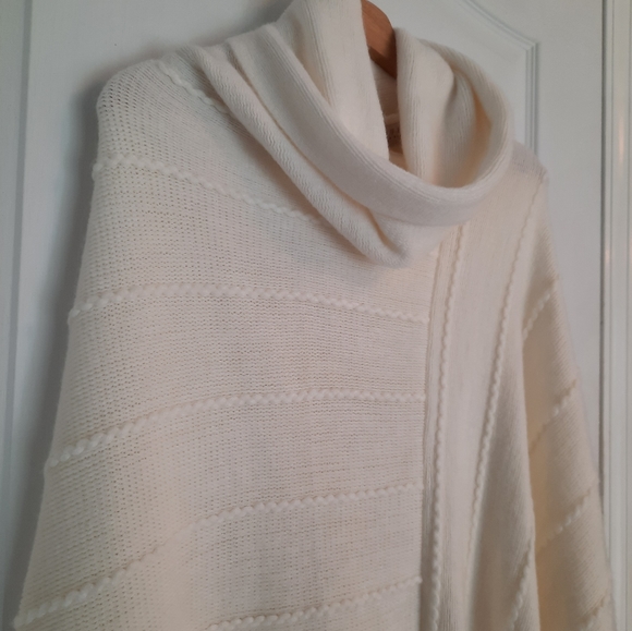 GUESS Poncho, One Size, Off White/Cream Colour - Picture 3 of 8